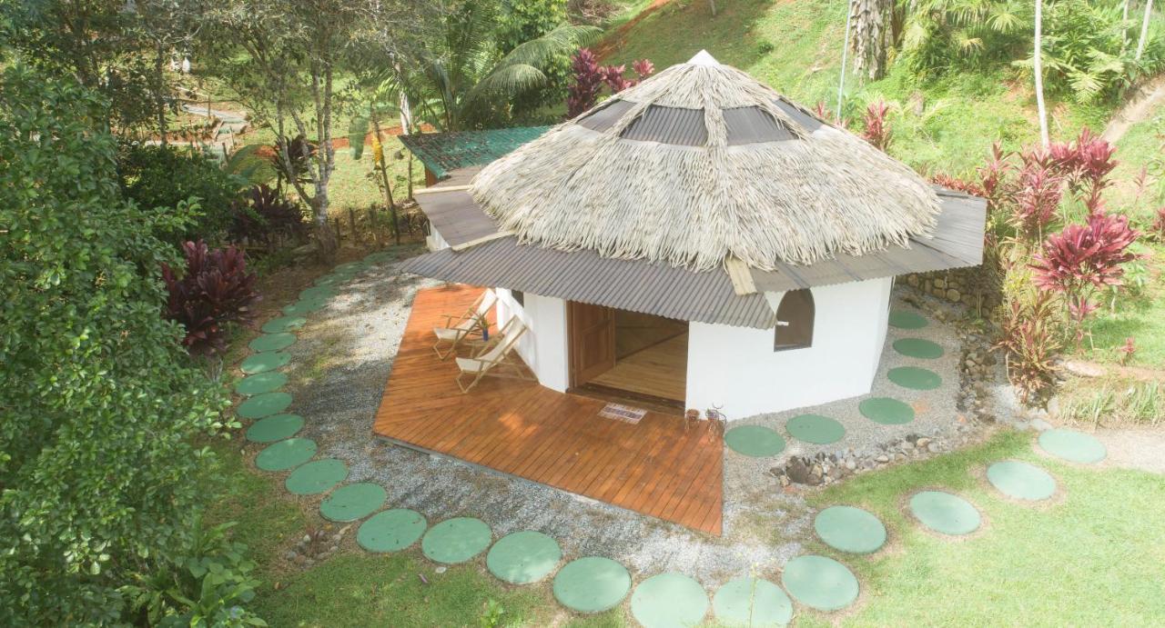 Paradiselodge Temple Platanillo Exterior foto